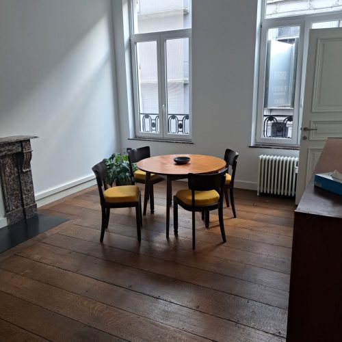 bureau 1